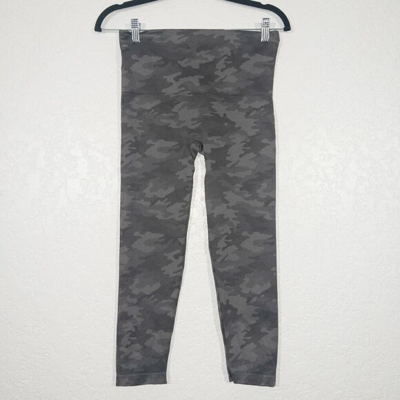 Spanx Gray Seamless Shape Cropped Leggings‎ Size Large - Picture 1 of 6
